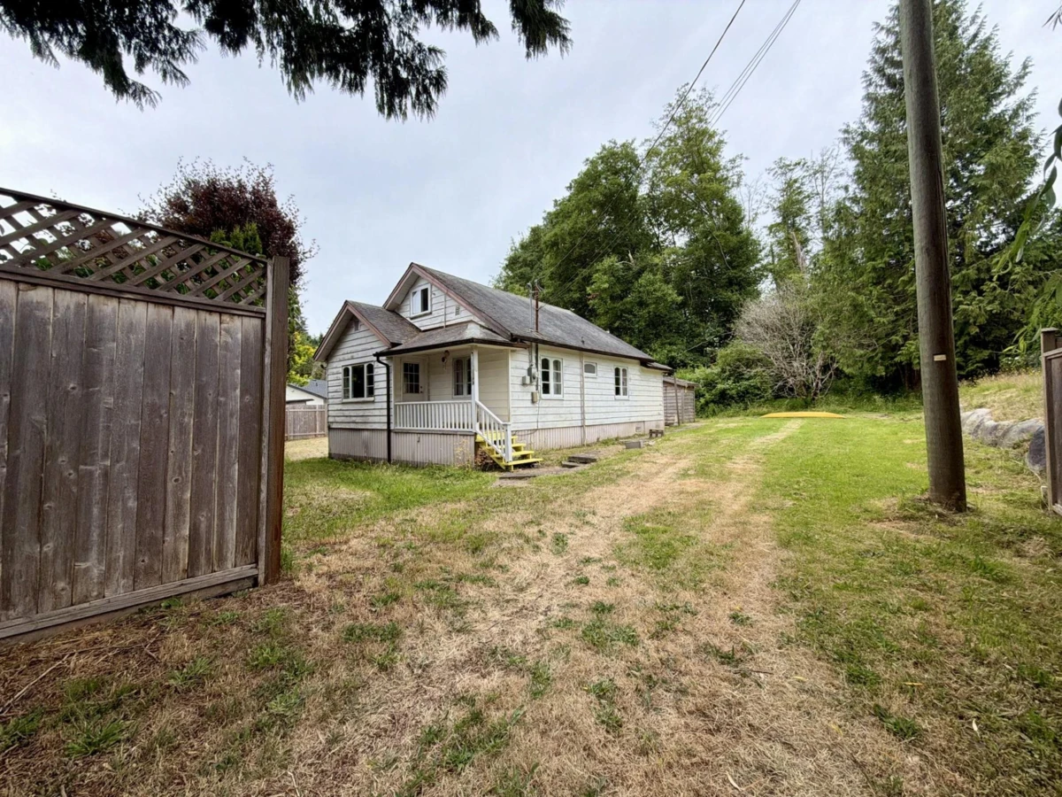 Exterior Rear Photo of 667 Dougall Road, Gibsons, BC