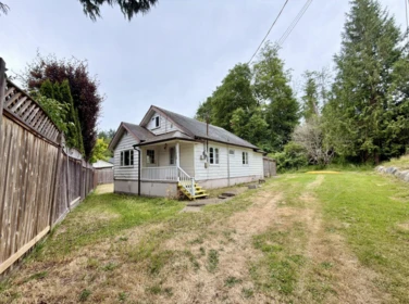 667 Dougall Road, Gibsons, BC, Gibsons — Single Family Residence for sale