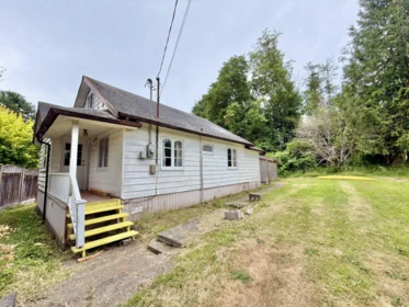 667 Dougall Road, Gibsons, BC, Gibsons — Single Family Residence for sale