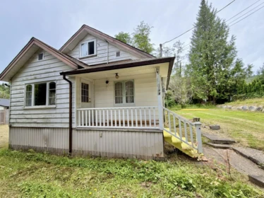 667 Dougall Road, Gibsons, BC, Gibsons — Single Family Residence for sale
