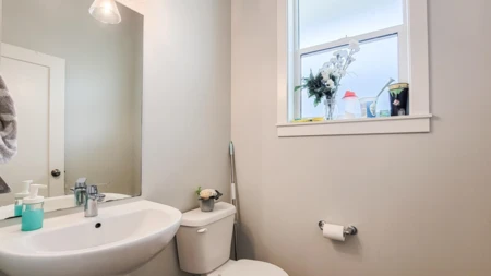 Guest Bathroom Photo of 44486 Sherry Drive, Chilliwack, BC