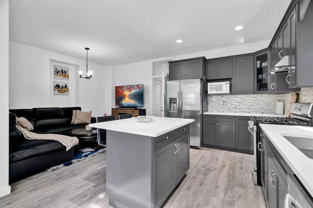 Dining Area Photo of 5653 148a Street, Surrey, BC