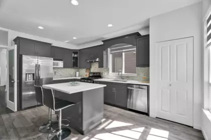 Kitchen Island Photo of 5653 148a Street, Surrey, BC