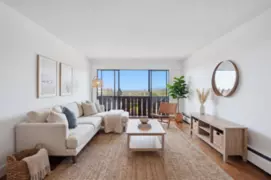 314 1345 Chesterfield Avenue, North Vancouver, BC