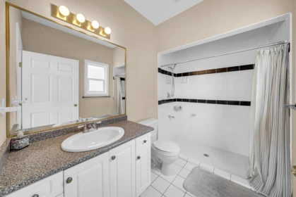 Hallway Photo of 4049 Curle Avenue, Burnaby, BC