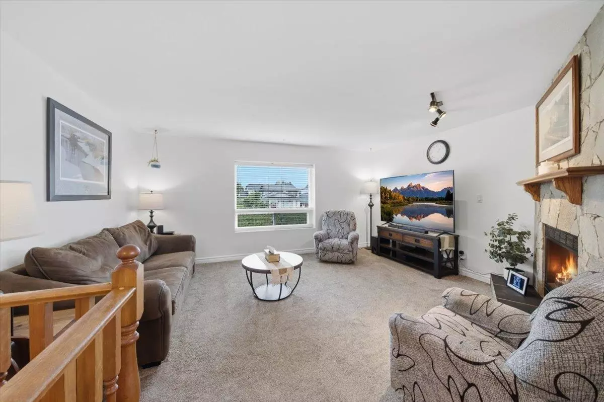 Dining Area Photo of 18839 Ford Road, Pitt Meadows, BC