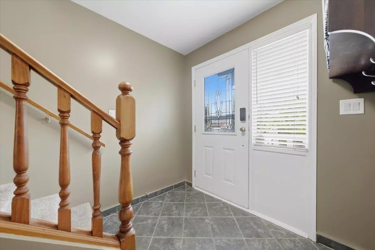 Living Room Photo of 18839 Ford Road, Pitt Meadows, BC