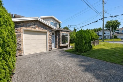 6890 Koala Crescent, Burnaby, BC, Burnaby — Half Duplex for sale