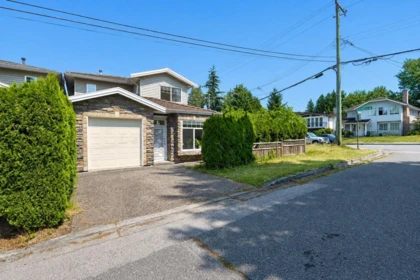 6890 Koala Crescent, Burnaby, BC, Burnaby — Half Duplex for sale