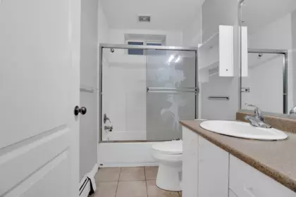 Hallway Photo of 7690 146a Street, Surrey, BC