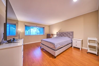 Kitchen Photo of 4 9700 Blundell Road, Richmond, BC