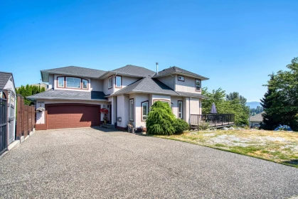 Living Room Photo of 34783 Brealey Court, Mission, BC