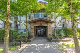 201 3082 Dayanee Springs Boulevard, Coquitlam, BC