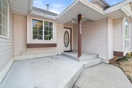 5669 Stonehaven Street, Chilliwack, BC, Chilliwack — Single Family Residence for sale
