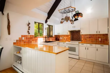 Breakfast Nook Photo of 1540 Tunstall Boulevard, Bowen Island, BC