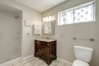 Guest Bathroom Photo of 5367 Hazel Court, Delta, BC