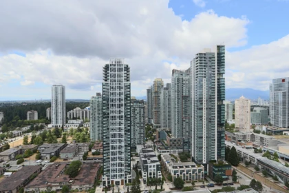 2401 6608 Sussex Avenue, Burnaby, BC, Burnaby — Apartment/Condo for sale
