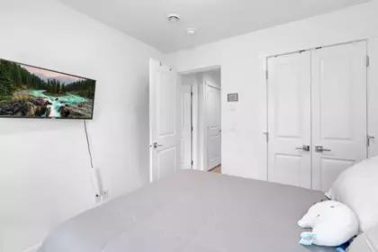 Basement Recreation Room Photo of 42 16433 19 Avenue, White Rock, BC