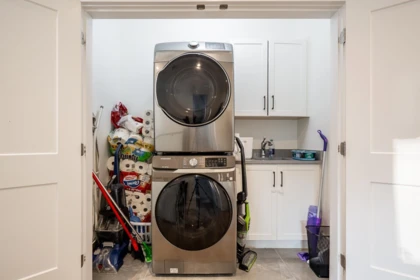 Mudroom Photo of 17825 Barnston Drive, Surrey, BC