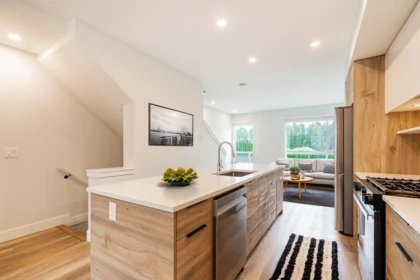 Kitchen Island Photo of 36 30530 Cardinal Avenue, Abbotsford, BC