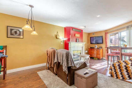 Kitchen Photo of 318 15110 108 Avenue, Surrey, BC