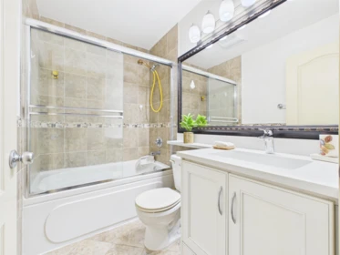 Primary Bathroom Photo of 7010 Griffiths Avenue, Burnaby, BC