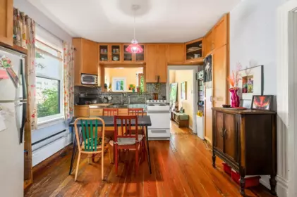 Kitchen Island Photo of 473 E 6th Avenue, Vancouver, BC