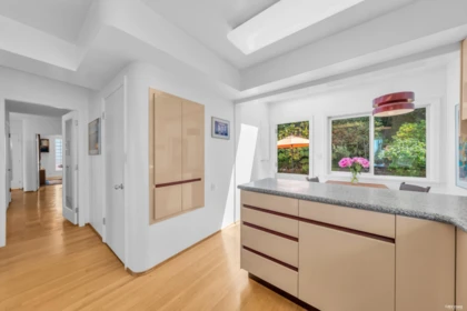 Basement Recreation Room Photo of 870 Leyland Street, West Vancouver, BC
