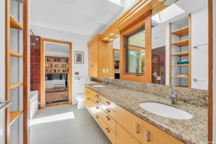 Mudroom Photo of 870 Leyland Street, West Vancouver, BC