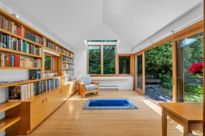 Staircase Photo of 870 Leyland Street, West Vancouver, BC