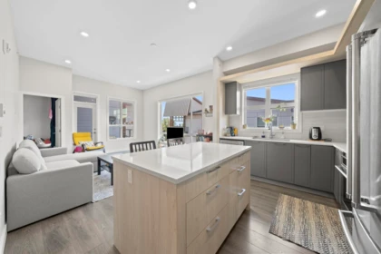 Kitchen Photo of 616 11507 84 Avenue, Delta, BC