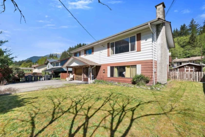 38319 Westway Avenue, Squamish, BC, Squamish — Single Family Residence for sale