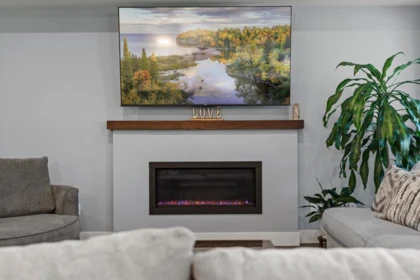 Primary Bedroom Photo of 45977 Lake Drive, Chilliwack, BC