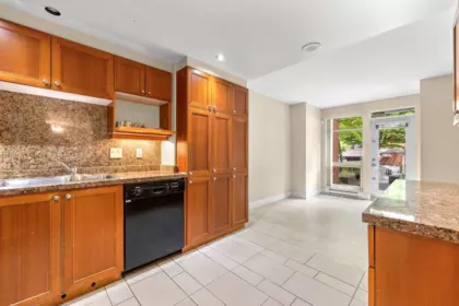 Breakfast Nook Photo of 201 638 W 45th Avenue, Vancouver, BC