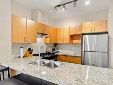 401 4728 Dawson Street, Burnaby, BC, Burnaby — Apartment/Condo for sale
