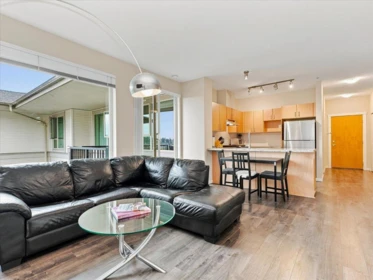 401 4728 Dawson Street, Burnaby, BC, Burnaby — Apartment/Condo for sale