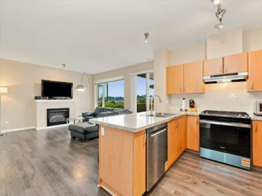 401 4728 Dawson Street, Burnaby, BC, Burnaby — Apartment/Condo for sale