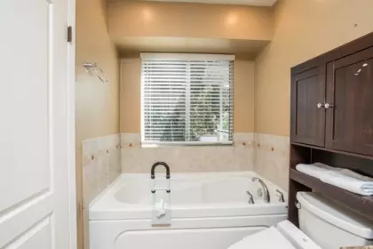 Hallway Photo of 102 Viscount Place, New Westminster, BC