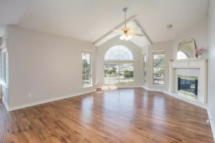 Kitchen Photo of 102 Viscount Place, New Westminster, BC