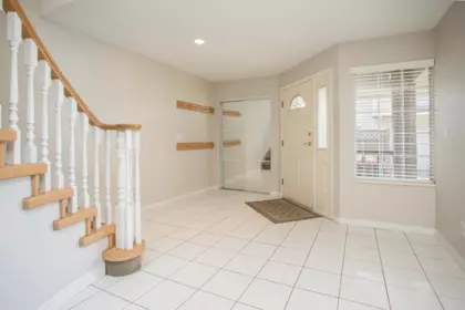 102 Viscount Place, New Westminster, BC, New Westminster — Single Family Residence for sale