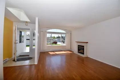Kitchen Island Photo of 22 535 Shaw Road, Gibsons, BC