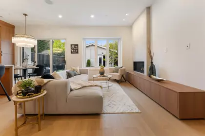 Family Room Photo of 2 2256 E Pender Street Street, Vancouver, BC