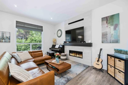Living Room Photo of 20427 78b Avenue, Langley, BC