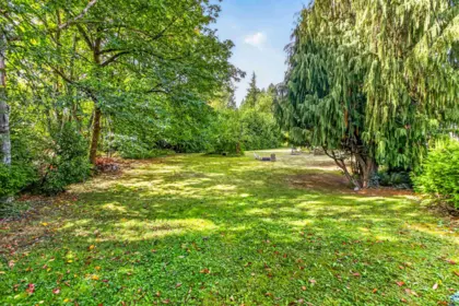 Front Yard Photo of 28684 98 Avenue, Maple Ridge, BC