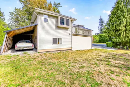 Swimming Pool Photo of 28684 98 Avenue, Maple Ridge, BC