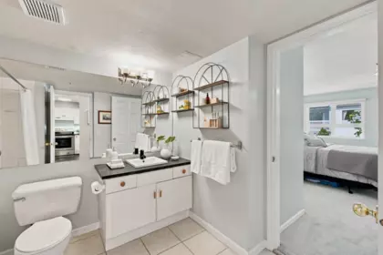 Entry Foyer Photo of 204 20125 55a Avenue, Langley, BC