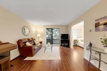 211 20460 54 Avenue, Langley, BC, Langley — Apartment/Condo for sale