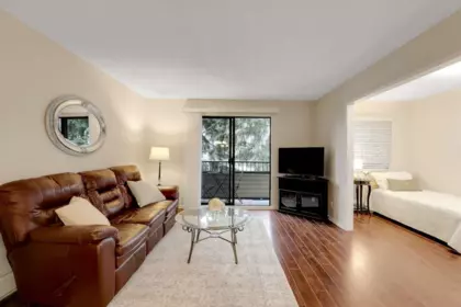 211 20460 54 Avenue, Langley, BC, Langley — Apartment/Condo for sale