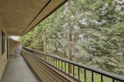 Hallway Photo of 211 20460 54 Avenue, Langley, BC