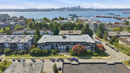 Hot Tub / Spa Photo of 305 275 W 2nd Street, North Vancouver, BC
